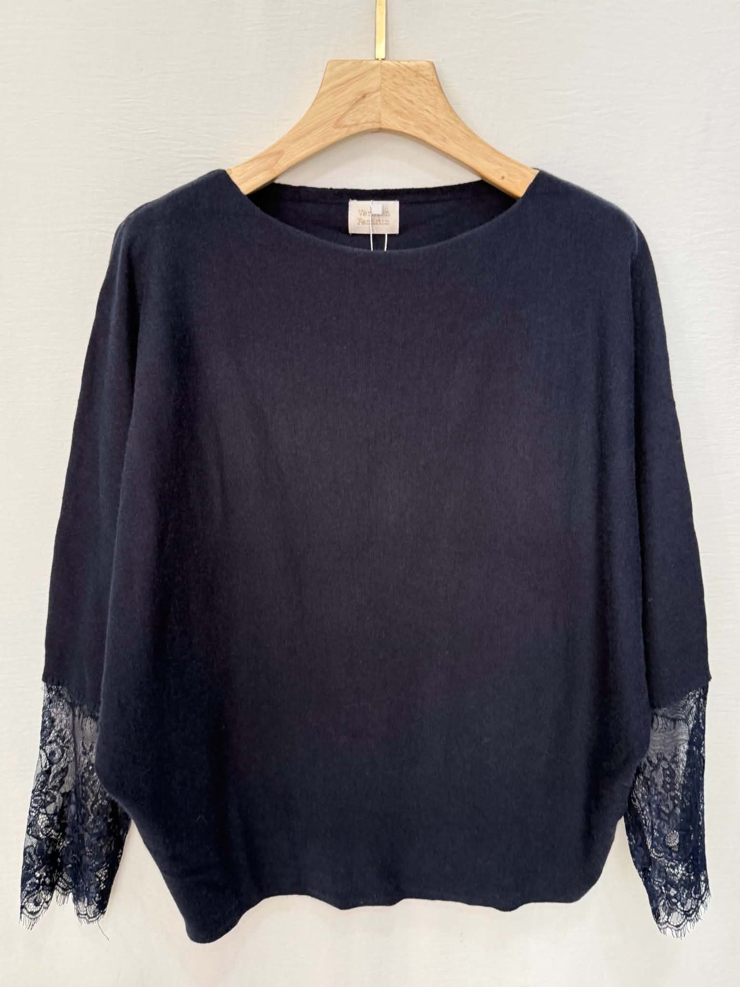 Pull Emma – Maille douce & manches en dentelle