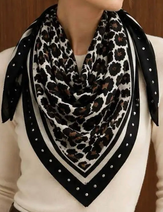 Foulard Alessia – Léopard Noir & Clous