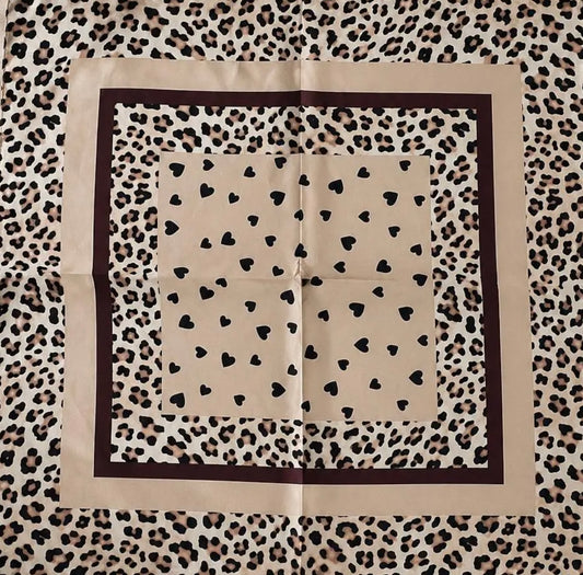 Foulard Léonie – Léopard & Cœurs