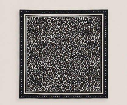 Foulard Alessia – Léopard Noir & Clous