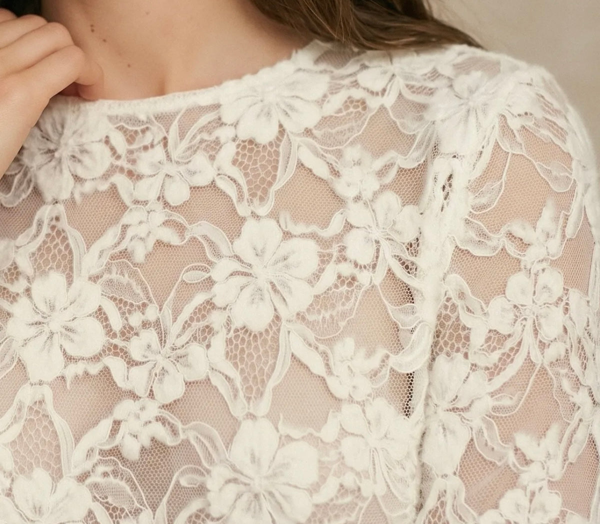 CÉLESTE – Blouse en dentelle florale  écru