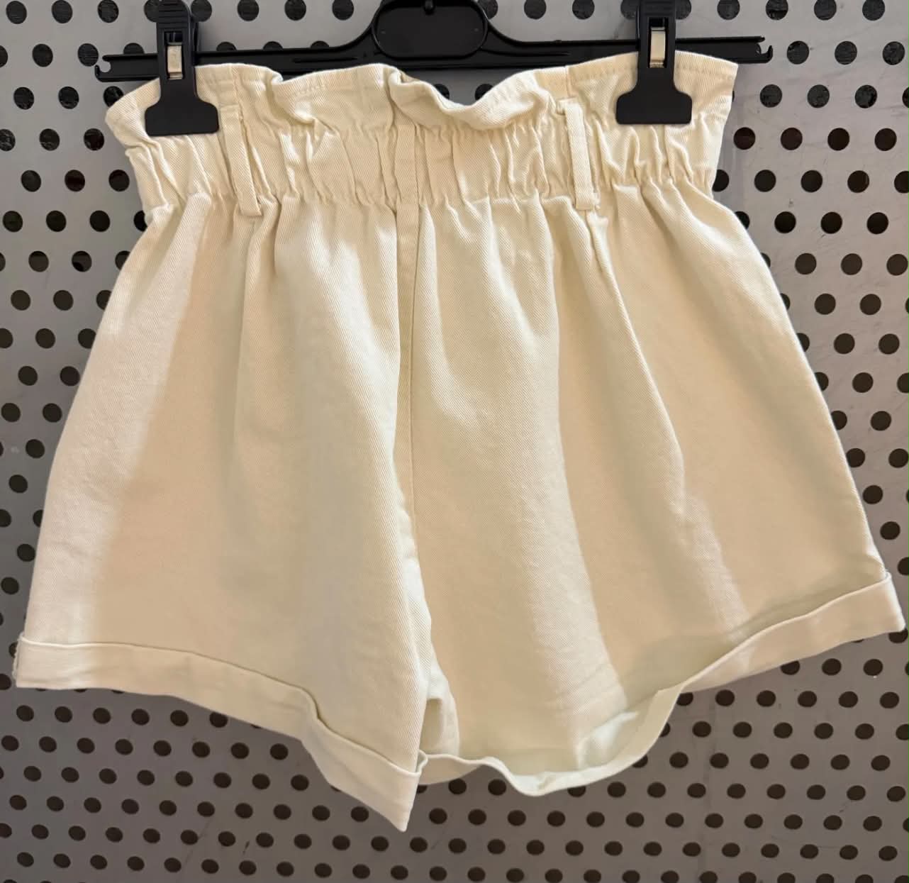 Short écru