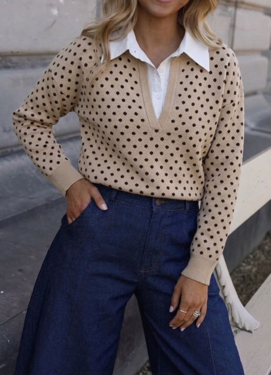 Pull Camille – Col chemise & pois élégants