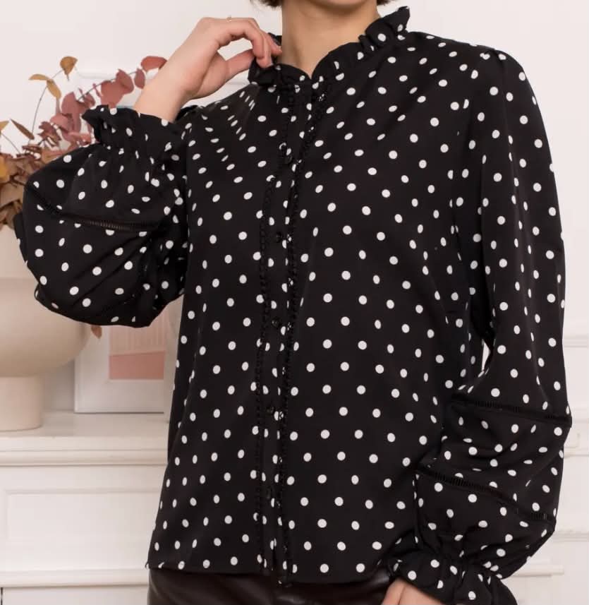 Blouse Juliette – Pois & détails volantés