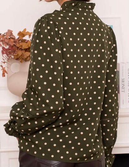 Blouse Juliette – Pois & détails volantés kaki