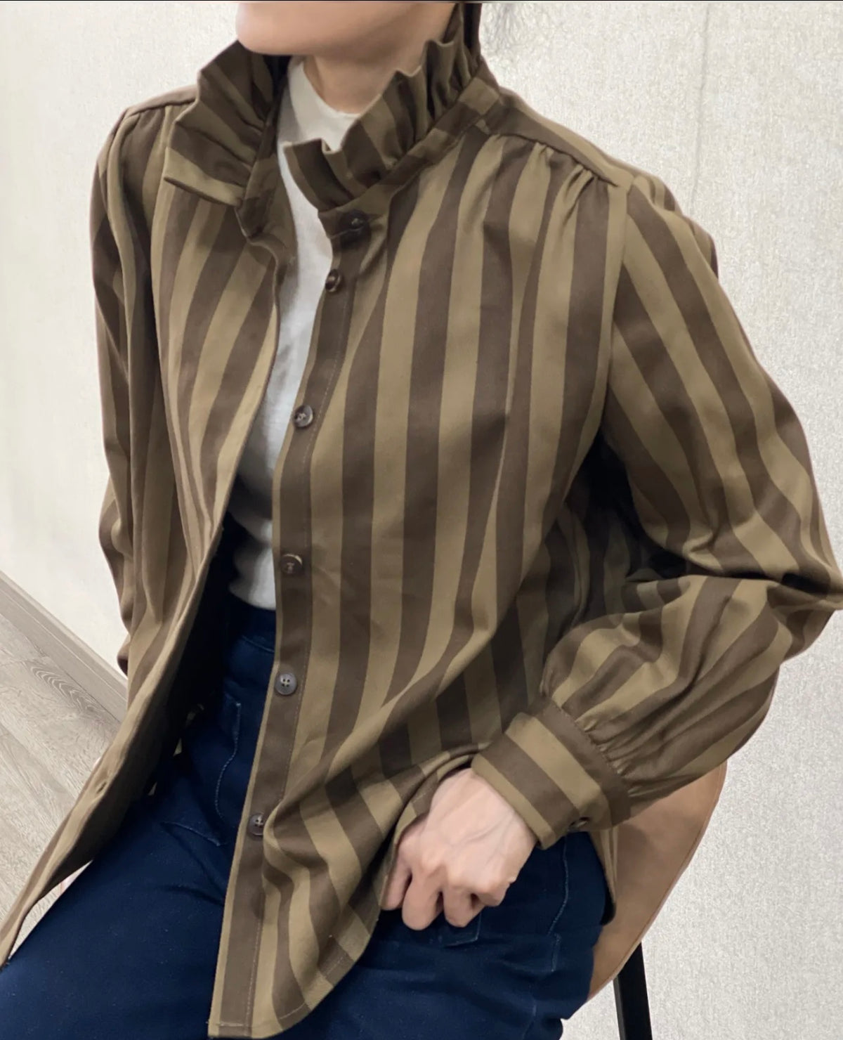 Chemise AGATHE – Rayures chocolat & kaki